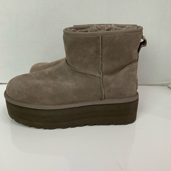 New UGG Sz 11 Classic Mini Platform Smoke Plume Gray Suede Short Boots Booties